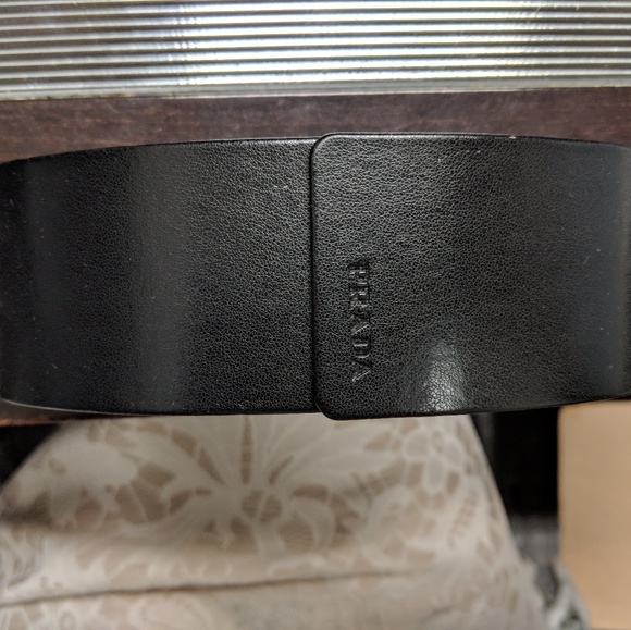 Prada sunglasses - Picture 3 of 4